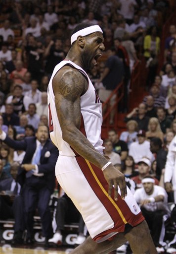 金州勇士巴特勒砍下24分10助攻，鹈鹕锡安25分，双方激烈对决。（勇士巴特勒24分10助攻，鹈鹕锡安25分，激战正酣）