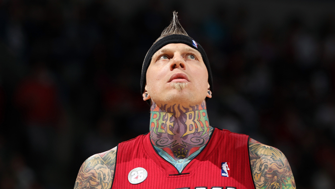 他没庆祝，却最冷静（不庆祝的他，最冷静）