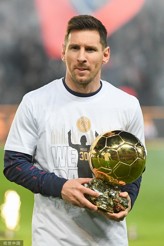 踢球者：拜仁球员1月3日进行体能测试，穆西亚拉1月2日提前训练（踢球者：拜仁1月3日体测开启，穆西亚拉1月2日先行训练）