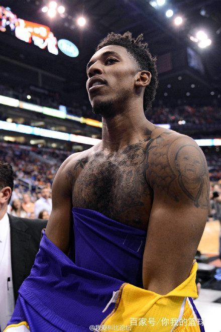 吉拉西无缘2025非洲足球先生奖，他的哥哥在社媒表达不满（吉拉西无缘2025年非洲足球先生，其兄在社交媒体表达不满）