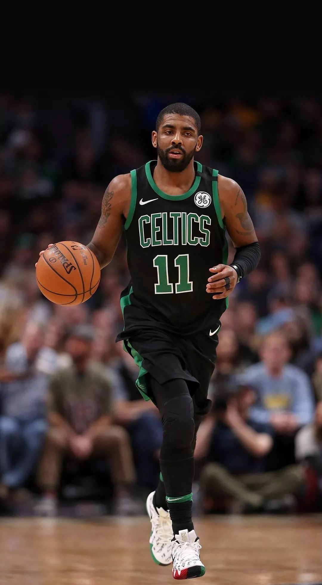 掘金约基奇豪取三双助球队连胜（约基奇揽三双，掘金续写连胜）