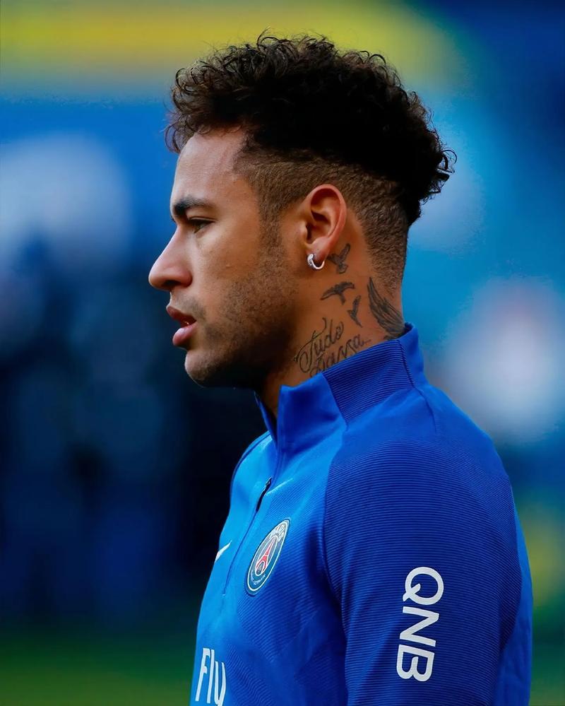 拉莫斯谈与C罗竞争首发：每个人都渴望获得更多出场时间（拉莫斯谈与C罗首发之争：人人都希望得到更多上场时间）