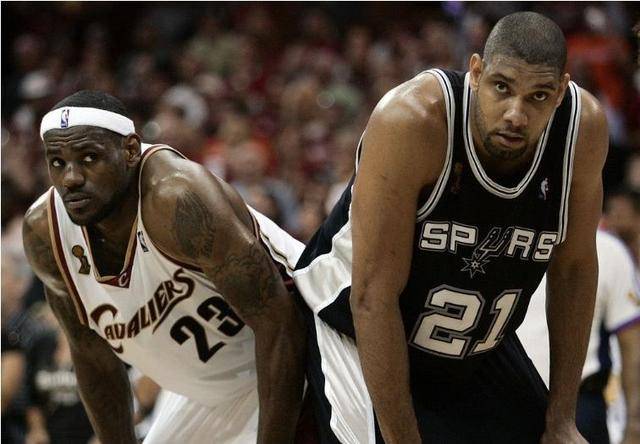 大力神杯已经抵达华盛顿！北京时间6日凌晨正式抽签（大力神杯抵达华盛顿，北京时间6日凌晨举行正式抽签）