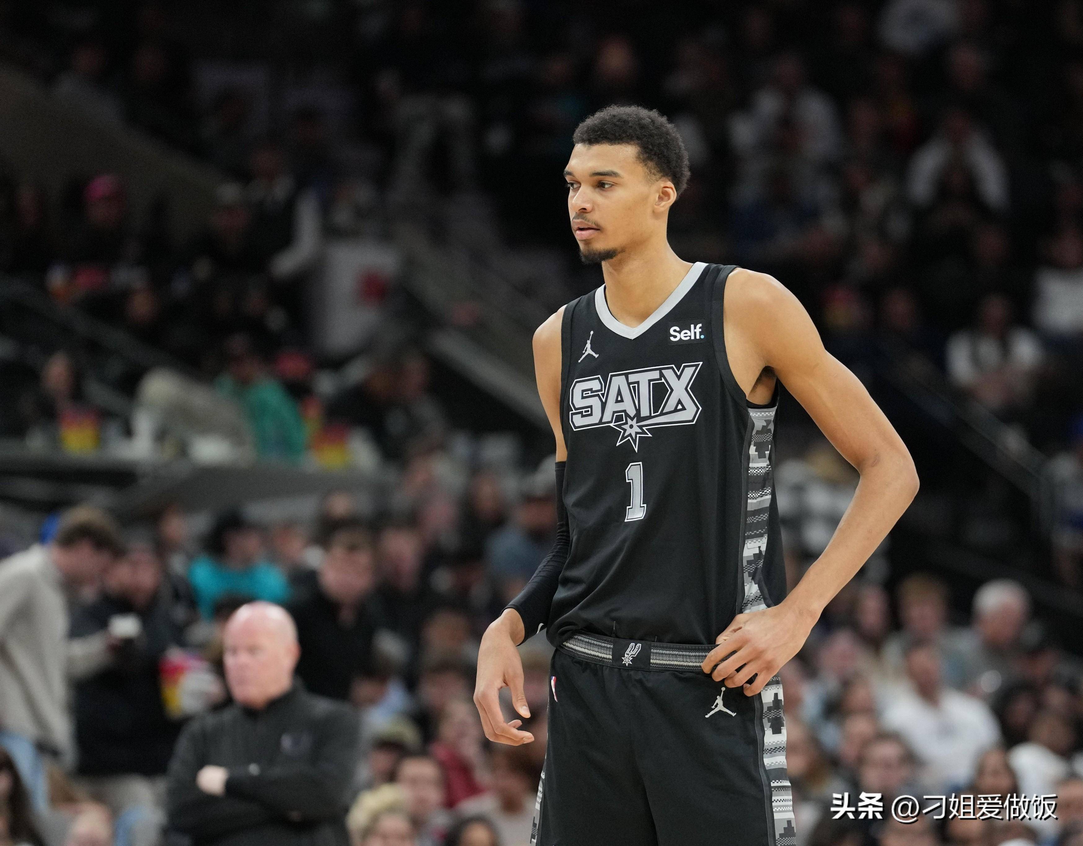 记者：梅努希望租借加盟那不勒斯，像麦克托米奈那样证明自己（记者：梅努有意租借投那不勒斯，欲学麦克托米奈证明自己）