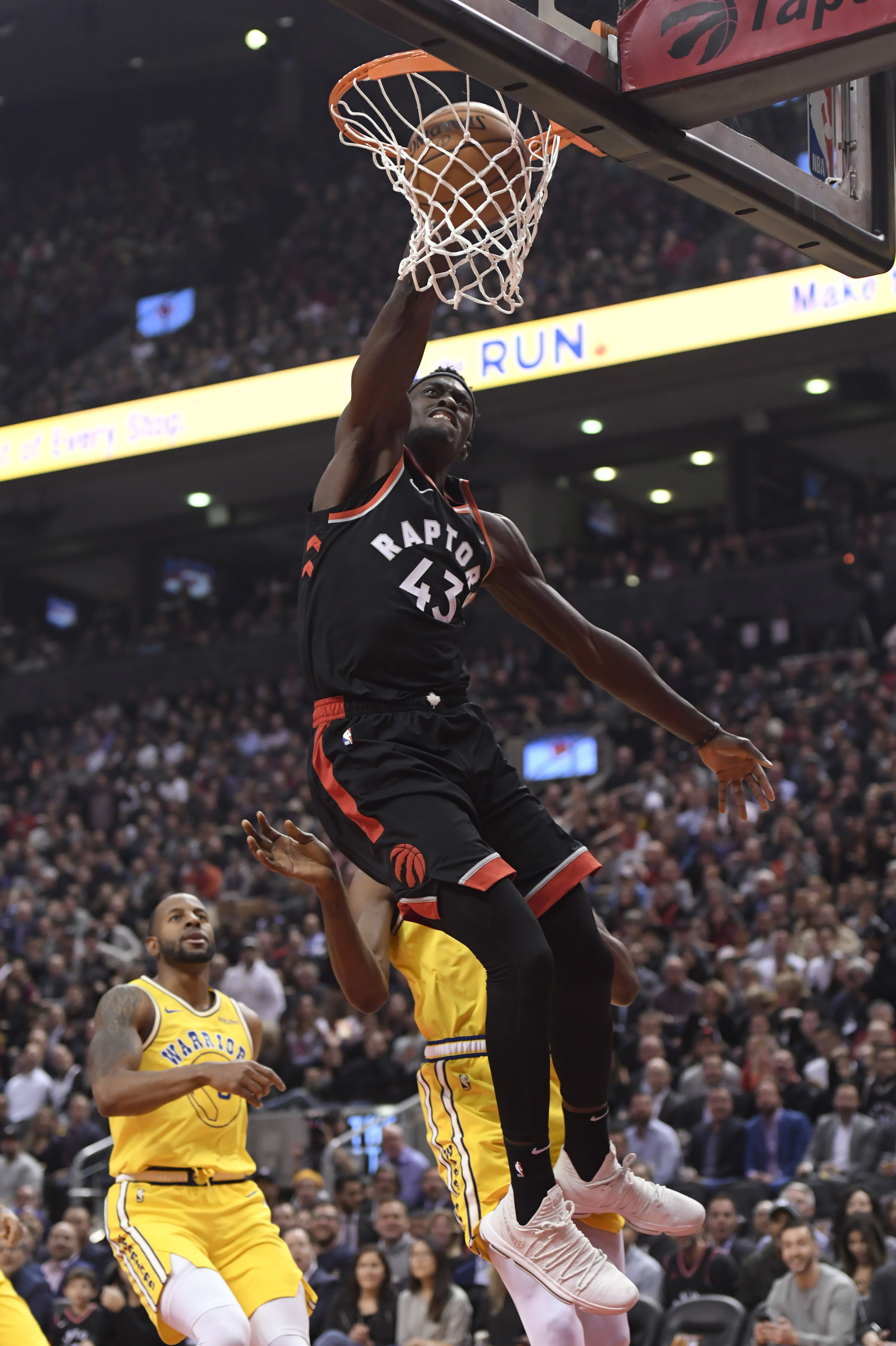 徳乙战报：康特双响，恩科亚制胜，布伦瑞克3-2德累斯顿（德乙赛报：康特梅开二度，恩科亚打入制胜球，布伦瑞克3-2险胜德累斯顿）