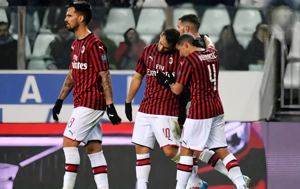 德劳伦蒂斯：在我们这个破主场里，一场只能赚300万欧（德劳伦蒂斯吐槽主场：单场仅进账300万欧元）