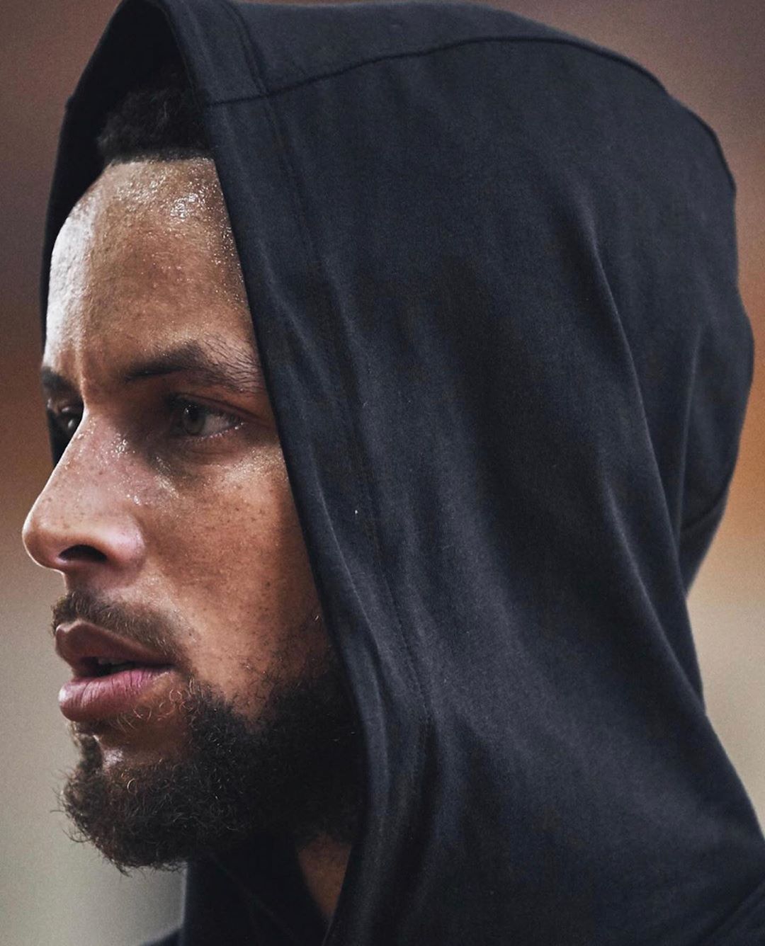 英媒：日本侵略者照片事件是个失误，布莱顿和英超此前都不了解此事（英媒：日本侵略者照片风波属失误，布莱顿与英超此前并不知情）