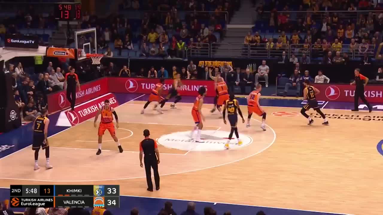 意媒：尤文冬窗很难签下贝尔纳韦，其3千万身价是主要障碍（意媒：尤文冬窗求购贝尔纳韦受阻，3000万身价成最大障碍）