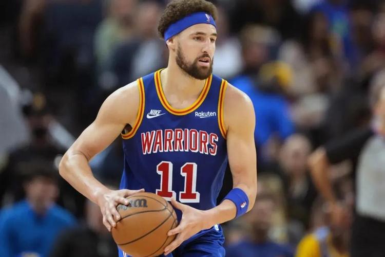 火力全开！孙颖莎王楚钦直落三局击败法国组合，助中国队先拿3分（孙颖莎／王楚钦三局横扫法国组合，助国乒率先拿下3分）