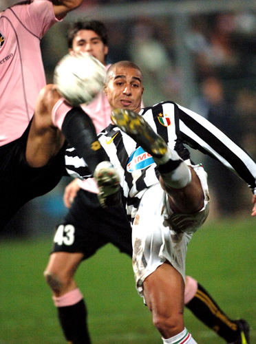 克雷莫内塞vs莱切：瓦尔迪、奥代罗首发，班达、法尔科内出战（克雷莫内塞对阵莱切：瓦尔迪、奥代罗先发亮相，班达与法尔科内确认出战）