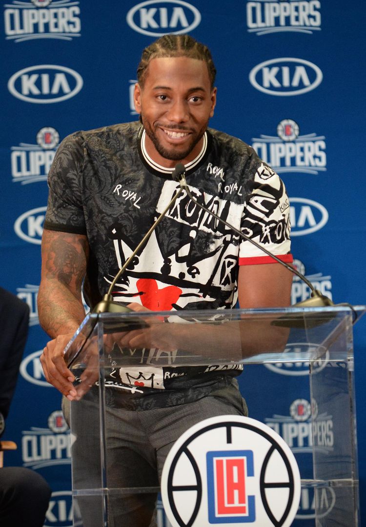 渝媒介绍重庆铜梁龙冲超庆典：也是新股东形象的首次集中展示（重庆媒体解读铜梁龙冲超庆典：新股东形象首次集中亮相）