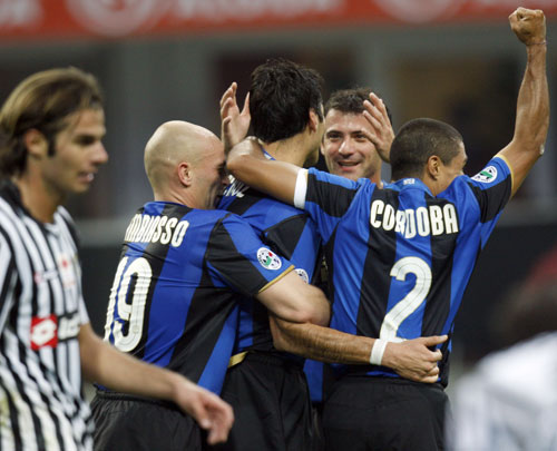 世欧预半场：巴克斯塔斯破门，帕夫利迪斯伤退，希腊1-0苏格兰（世欧预半场战报：巴克斯塔斯进球，帕夫利迪斯伤退，希腊暂1-0领先苏格兰）