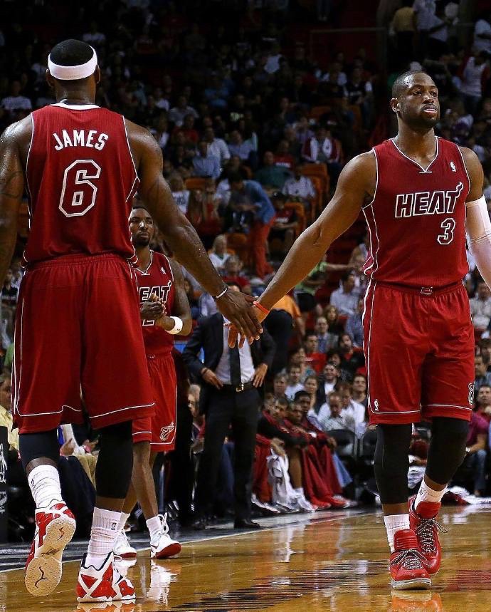 世界杯门票销量已近两百万张，第三阶段门票销售12月11日开始（世界杯门票接近200万张售出，第三阶段将于12月11日开售）