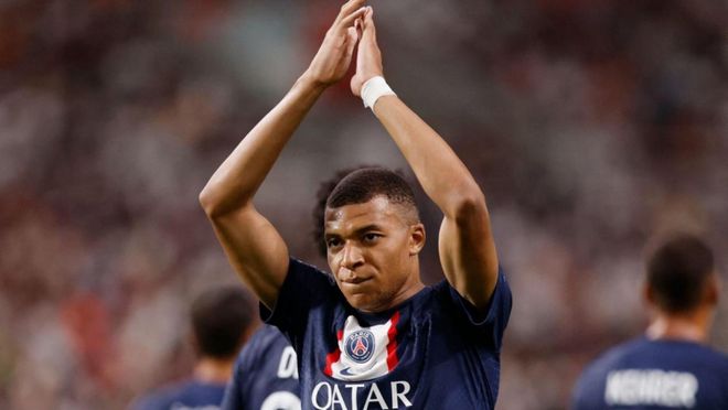 6次扑救客场零封尤文，都灵门将帕莱亚里当选德比全场最佳（客场6次神扑零封尤文，都灵门将帕莱亚里荣膺德比最佳）