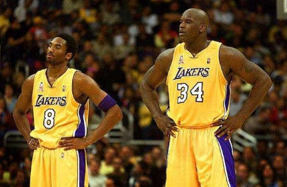 爷青回，维耶里社媒晒与大罗、巴乔、托蒂、卡纳瓦罗等人合照（经典重聚！维耶里社媒晒与大罗、巴乔、托蒂、卡纳瓦罗等传奇合影）