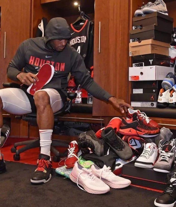 路易斯-迪亚斯本赛季德甲3次单场传射，同期五大联赛并列第一（本赛季德甲，路易斯-迪亚斯已三度单场传射，五大联赛同期并列第一）