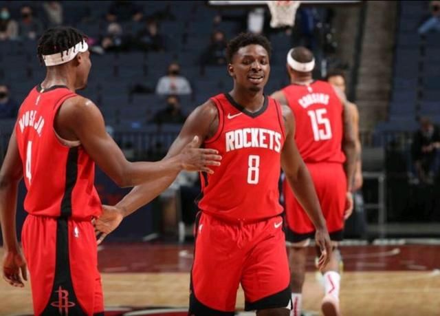 足球国足U21集训营启动，未来之星云集（国足U21集训营开营，青年才俊齐聚）