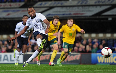 威尔斯发挥神勇，三分球如雨点般落下