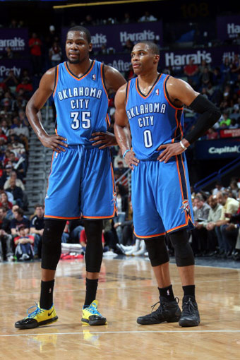 贡献两双表现！埃迪关键时刻盖帽＆进攻篮板帮助灰熊拿下比赛（埃迪砍下两双，关键大帽+前场篮板助灰熊取胜）